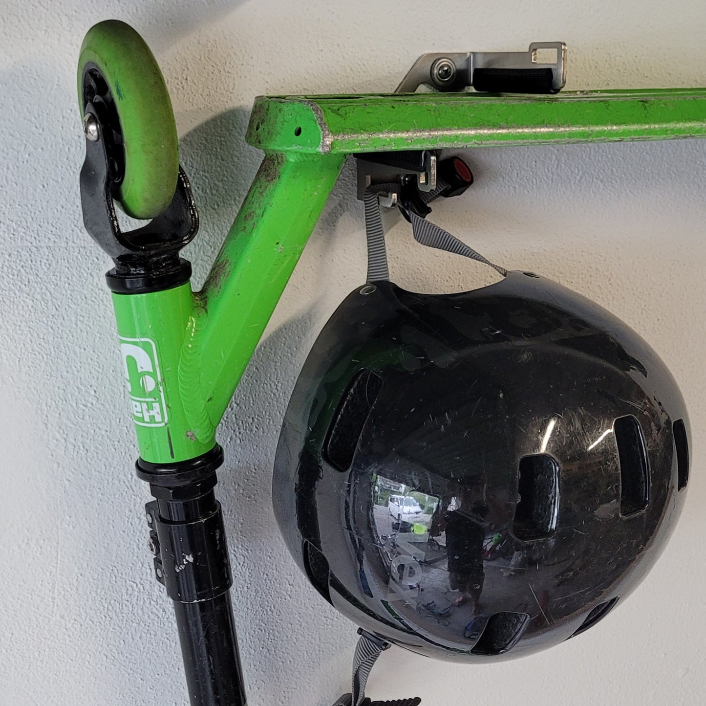Scooter Wall Mount Wandhalterung Edelstahl